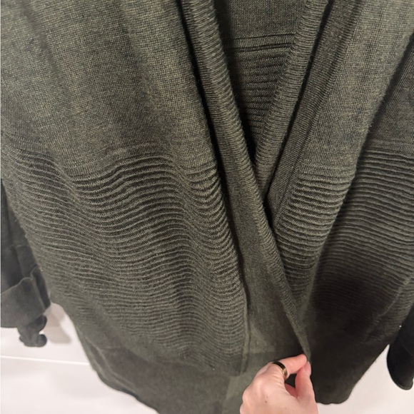 Lululemon Women's Sit In Lotus Wrap - Merino Wool - Heathered Dark Olive Green - Picture 7 of 11